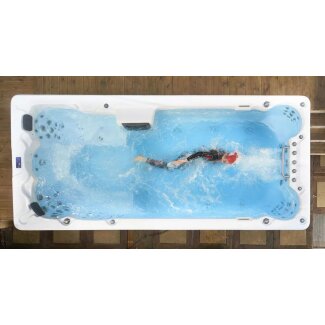 actiefoto zwemmer in zwemspa calgary