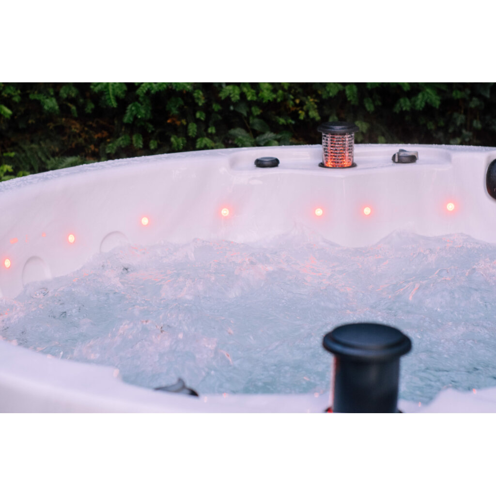 jacuzzi met ledlampen